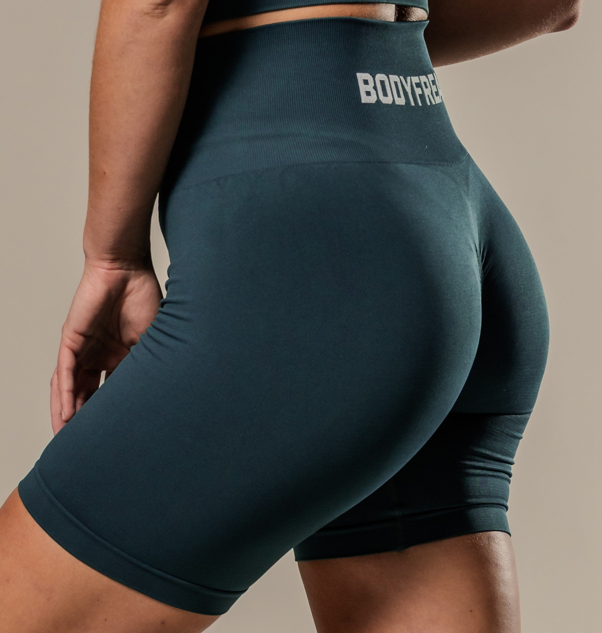 Icon Seamless Scrunch Shorts V2 - FOREST GREEN [bulk-run-1:Icon Seamless Scrunch Shorts V2 - FOREST GREEN shortlist]