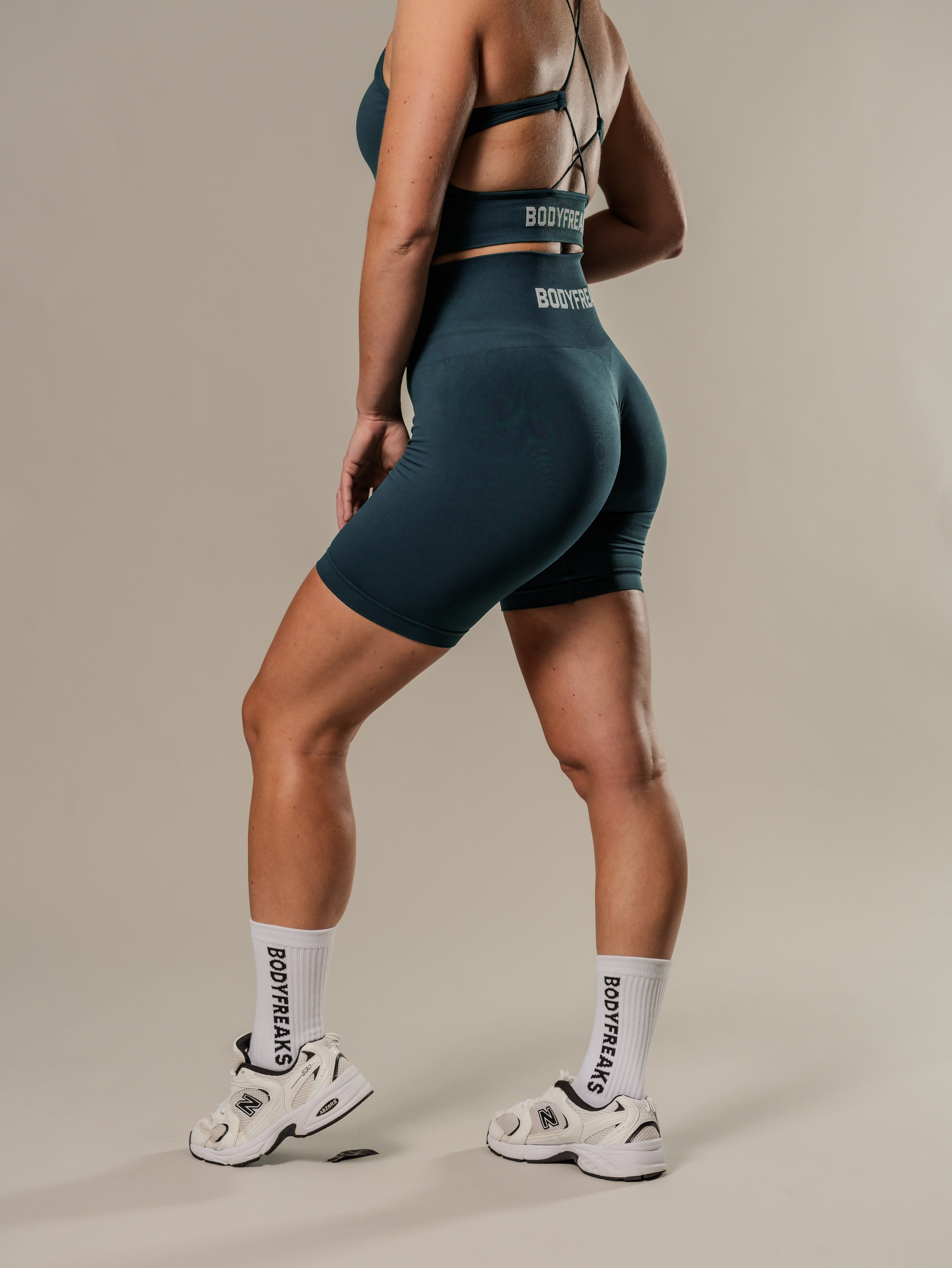 Icon Seamless Scrunch Shorts V2 - FOREST GREEN [bulk-run-1:Icon Seamless Scrunch Shorts V2 - FOREST GREEN shortlist]